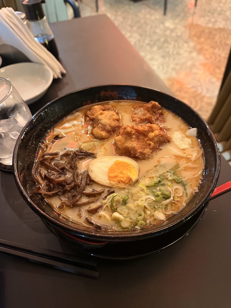 Ajisen Ramen: appetizing, clear photo of ramen