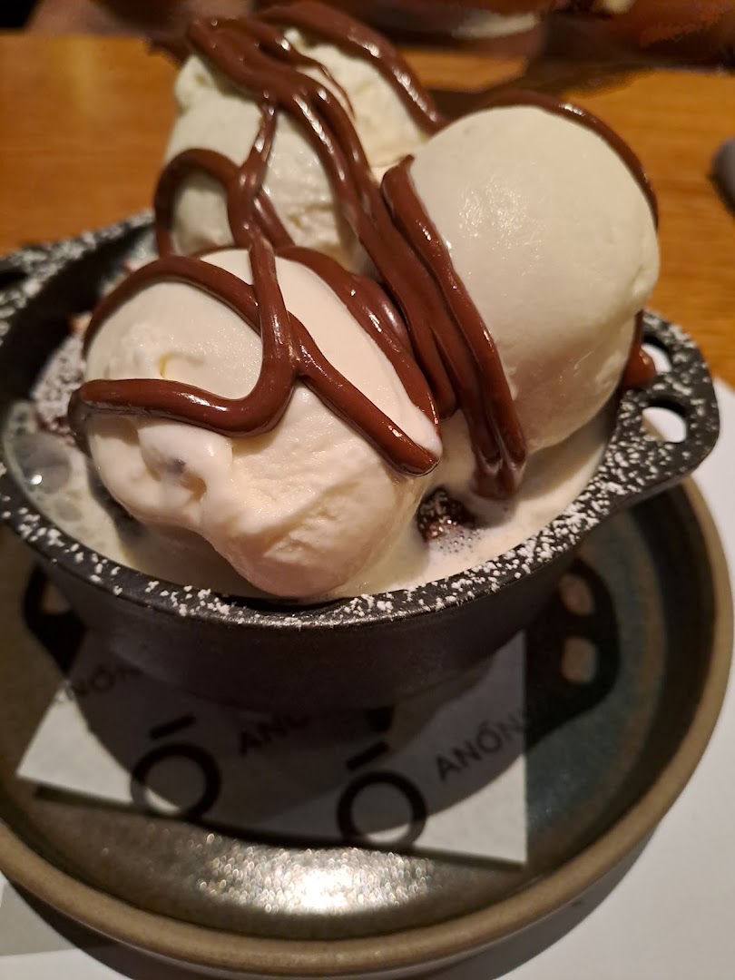 Anónimo: appetizing photo of restaurant dessert