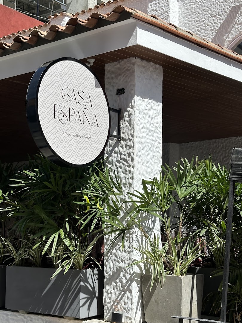 Casa España: clear, professional exterior signage photo
