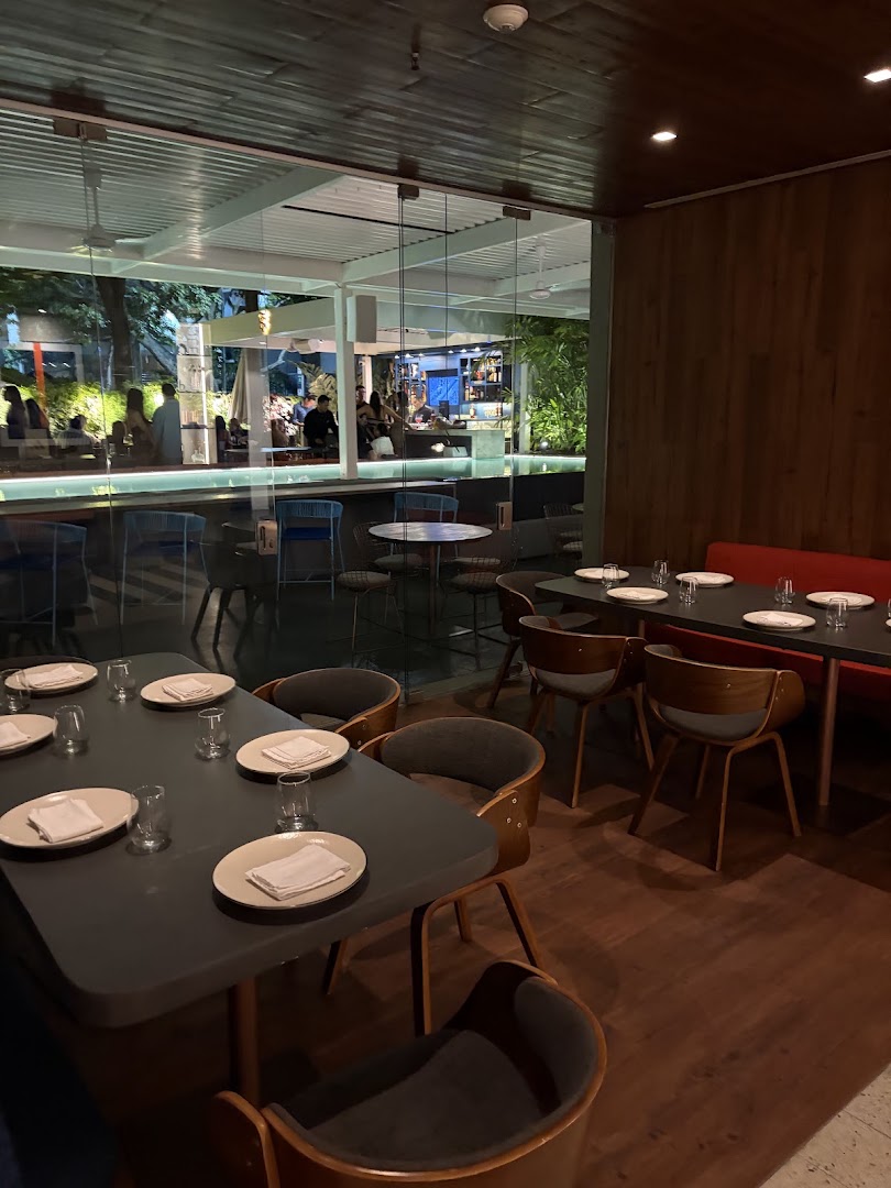 La Ele: inviting and professional interior shot
