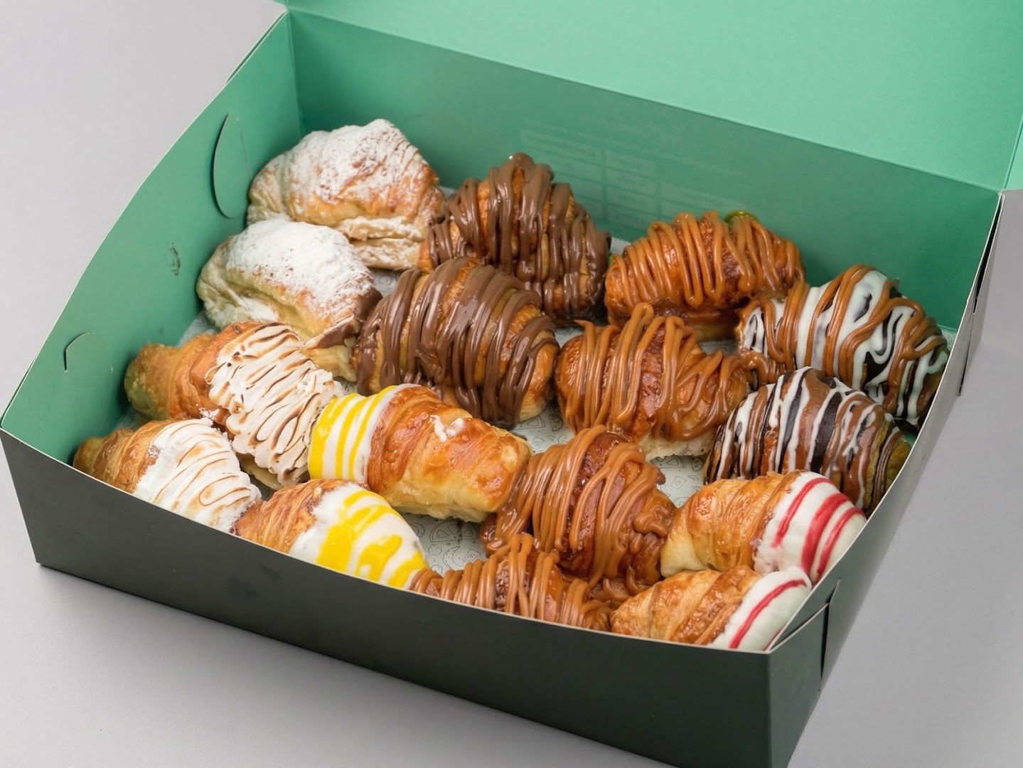 Lunetto: appetizing photo of breakfast pastries