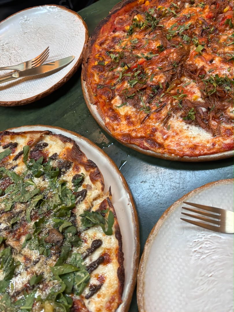 Pizza Natura: appetizing, high-quality food photography