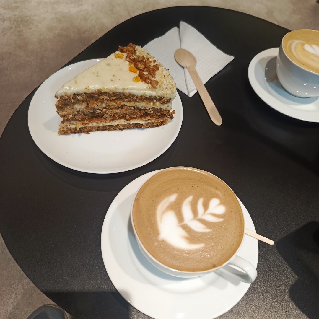 The Coffee: appetizing food and coffee presentation