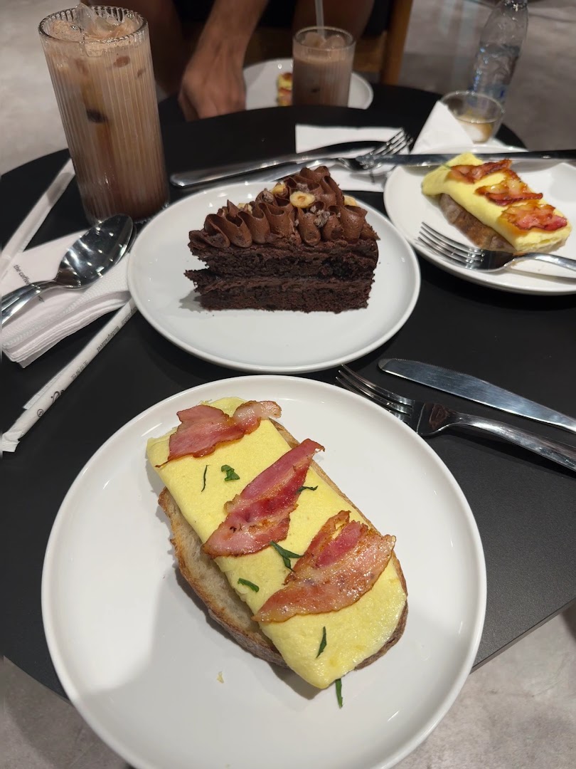 The Coffee: appetizing food and drink presentation