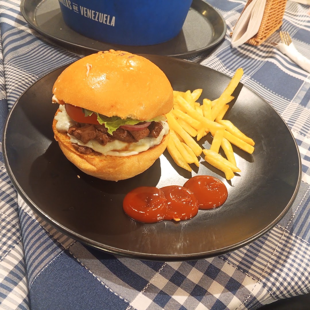 11:11 Hall Food & Market: appetizing, clear photo of food