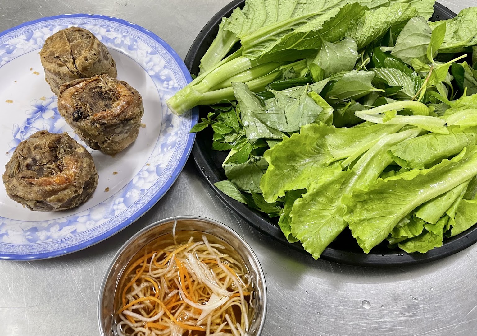 Bánh Cống Cô Út: appetizing photo of signature dish