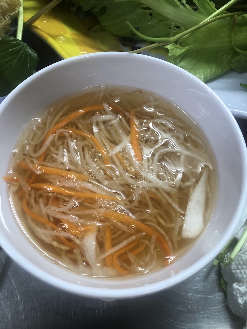 Bánh Cống Cô Út: appetizing photo of dipping sauce