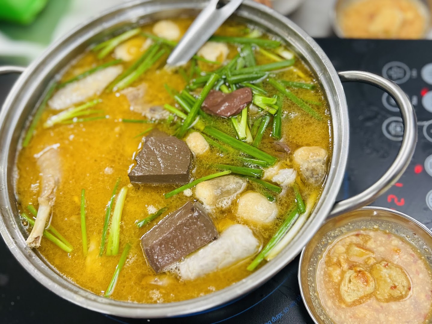 Vịt Nấu Chao Thành Giao: appetizing photo of restaurant dish