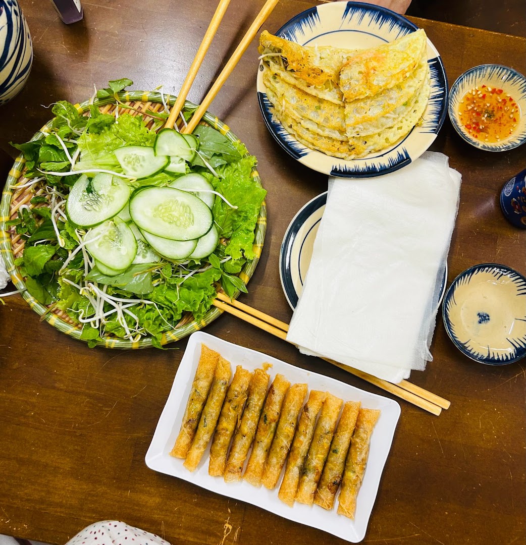 Bánh Xèo 76: appetizing photo of restaurant food