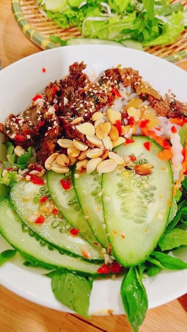 Bánh Xèo 76: appetizing, high-quality food photo