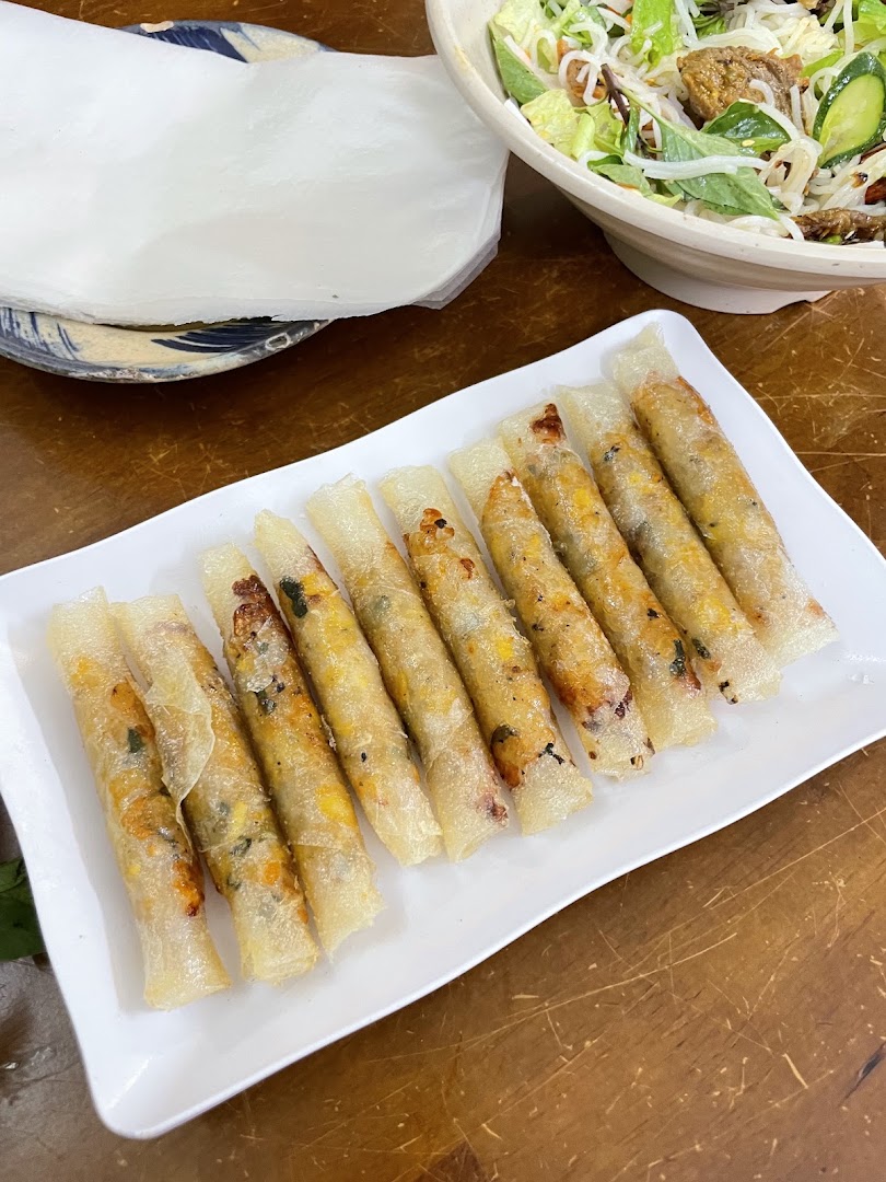 Bánh Xèo 76: appetizing photo of restaurant food