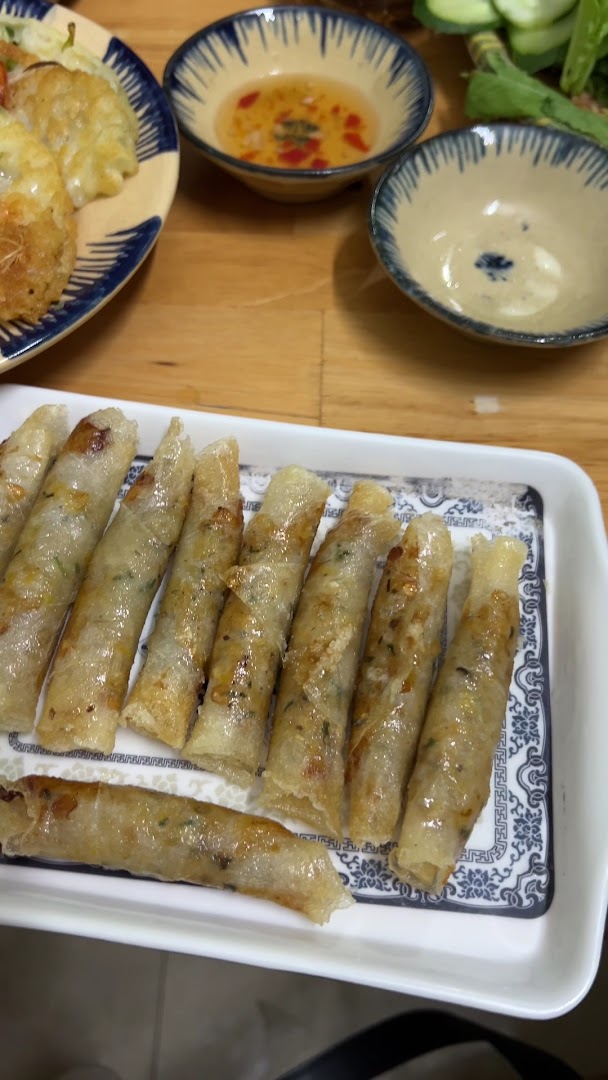 Bánh Xèo 76: appetizing photo of restaurant food