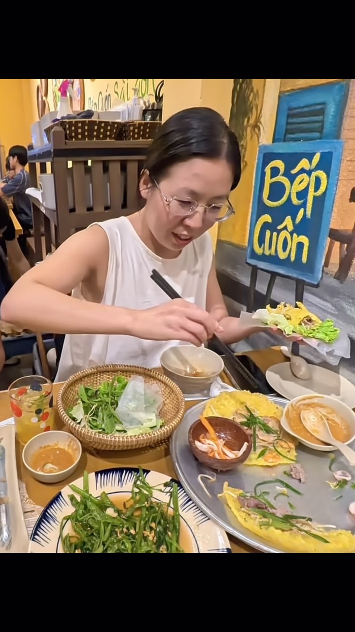 Bếp Cuốn: authentic dining experience