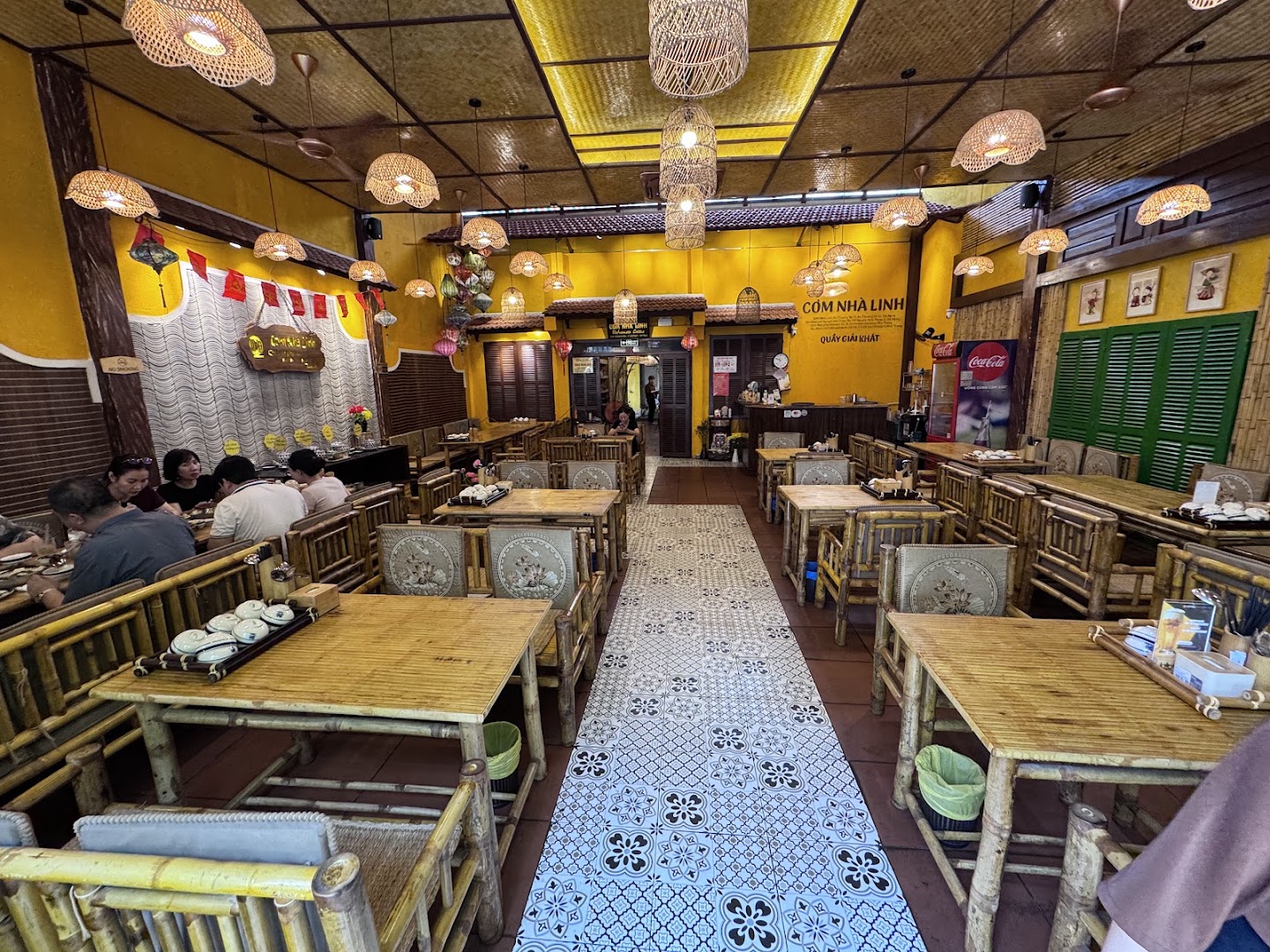 Cơm Nhà Linh: clear, inviting restaurant interior shot