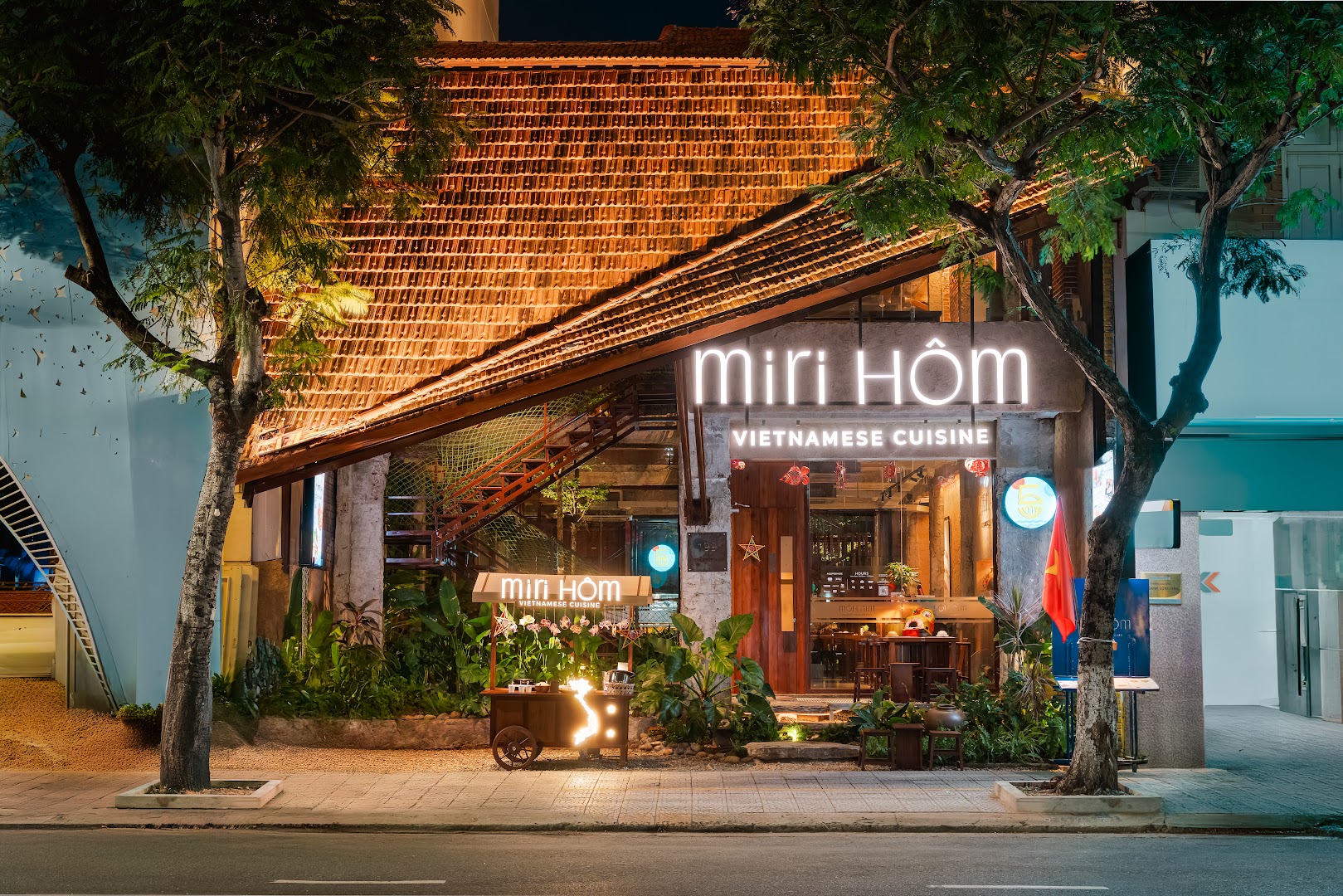 Miri Hôm: professional, high-quality exterior shot