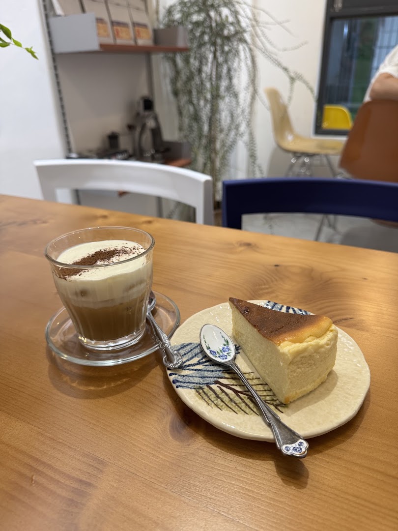 Ommo: appetizing photo of food and drink