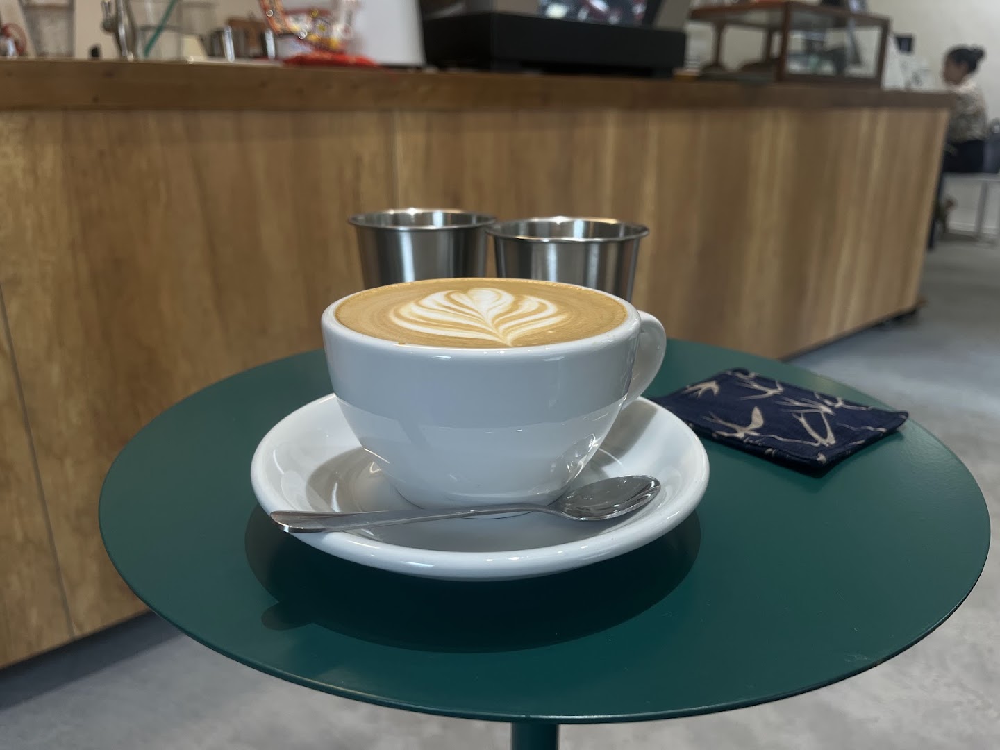 Ommo: high quality latte art photo