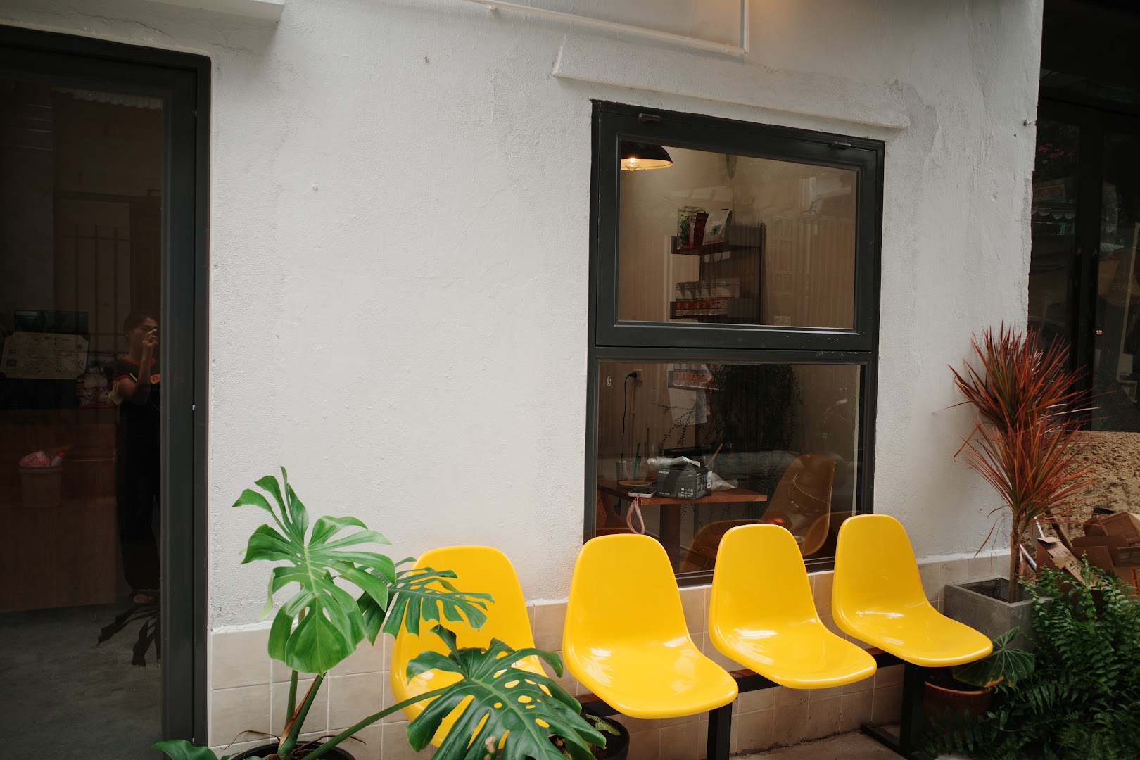 Ommo: attractive and clean venue exterior
