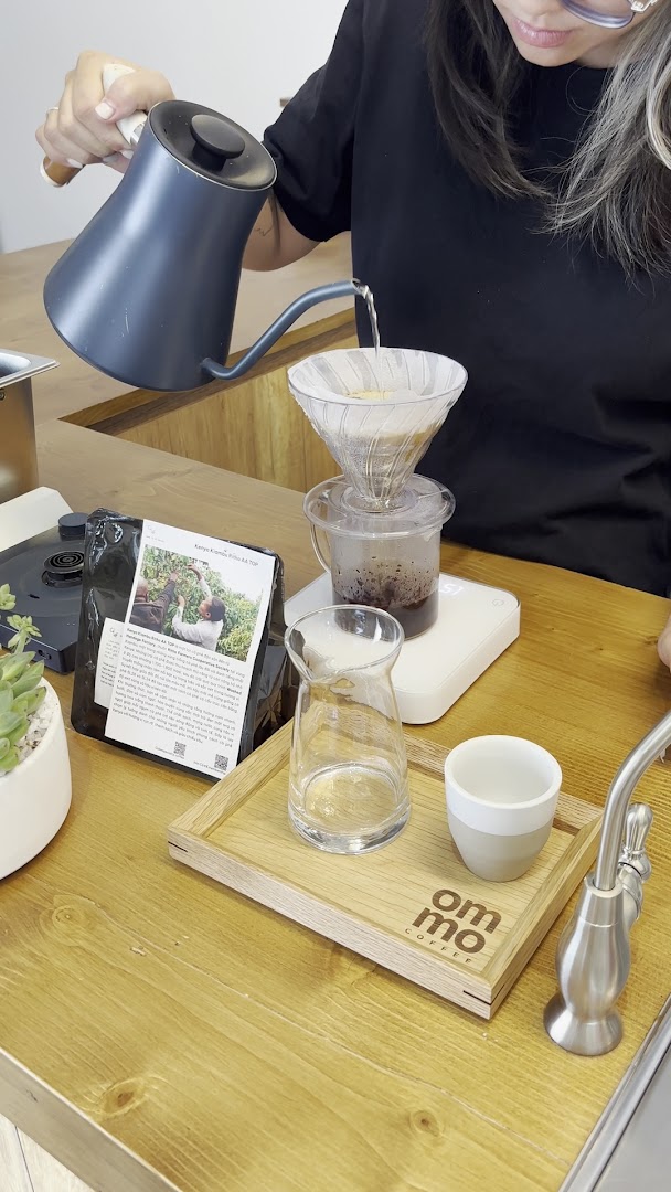 Ommo: high quality coffee preparation shot