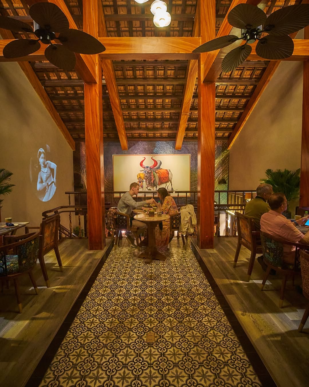 Rang: beautiful atmosphere and interior shot