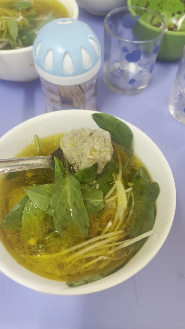 Bánh Mì Xíu Mại Ri 79: appetizing photo of served dish