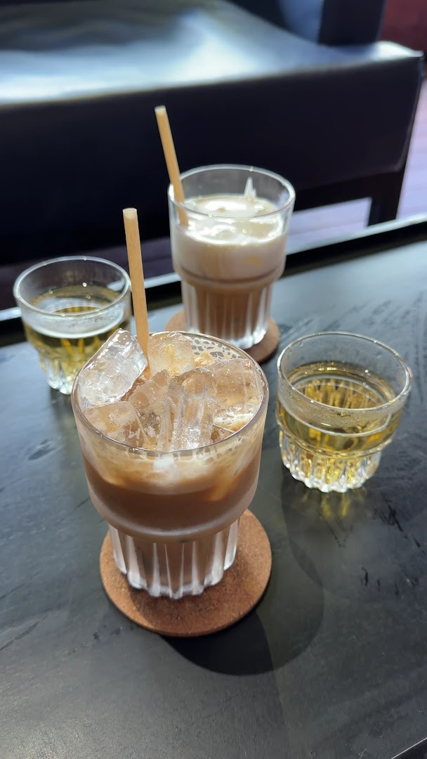 Ngày Bình Thường: clear photo of served drinks