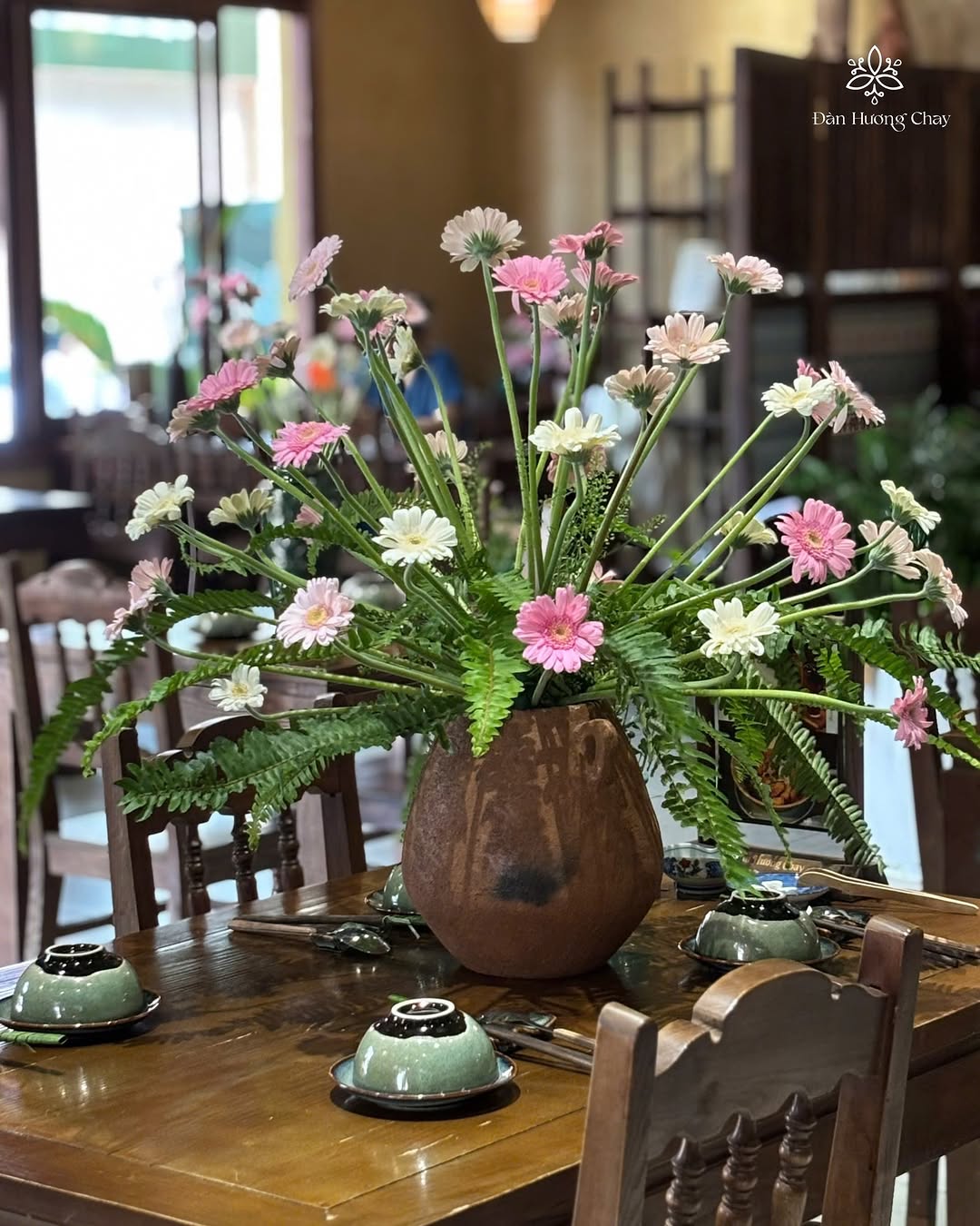 Đàn Hương Chay: attractive restaurant interior atmosphere