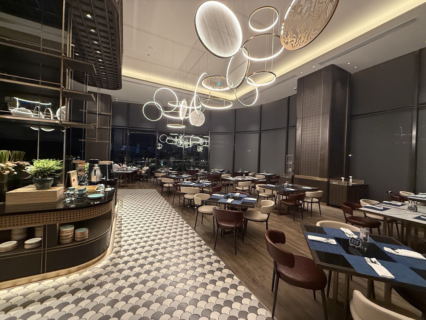Food Connexion: high quality interior restaurant shot
