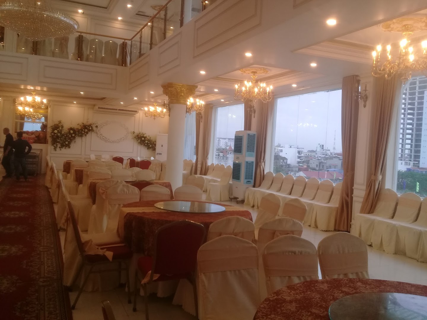 Nhà hàng Ngư Trường: clear view of restaurant interior