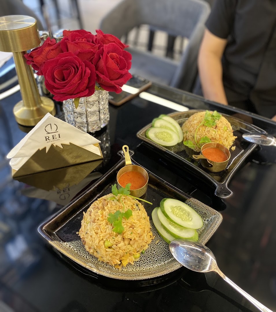 Rei Bar & Kitchen: appetizing food photography with branded presentation