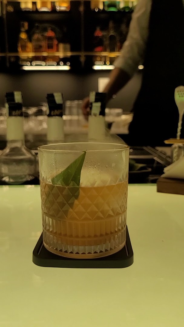 Rei Bar & Kitchen: high quality cocktail presentation