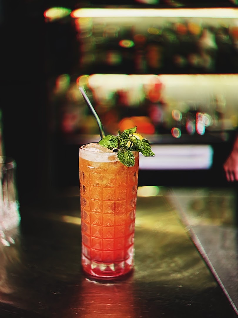 Bạn Bè: high quality cocktail photography