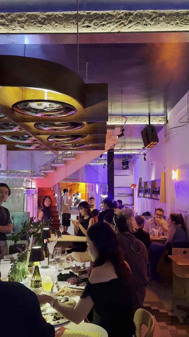 2cms: vibrant bar atmosphere well