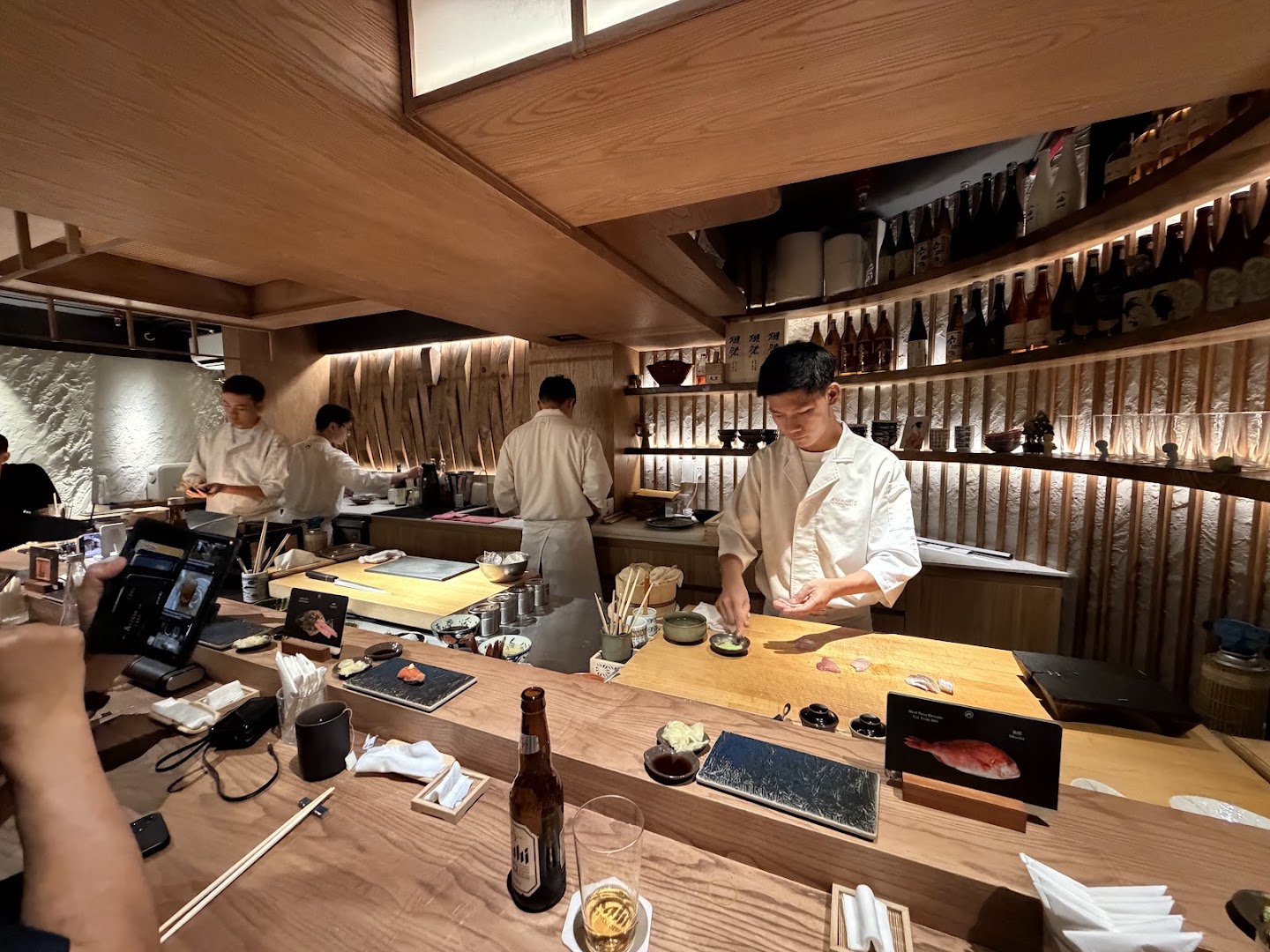 Amane Sushiya: high quality interior sushi bar