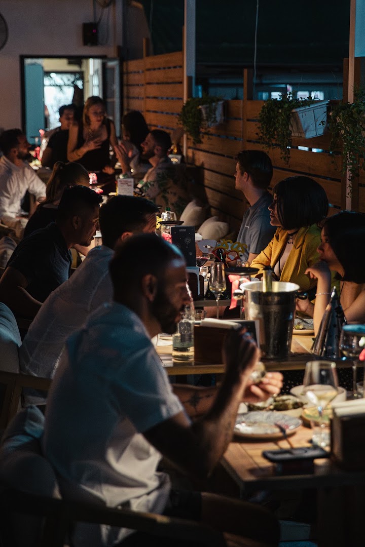 BOCĀO: vibrant restaurant atmosphere well