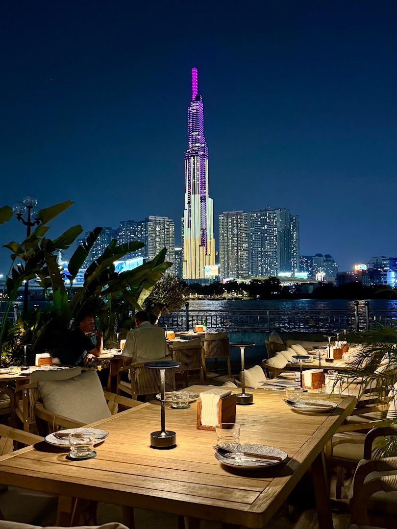 BOCĀO: beautiful atmosphere and city view