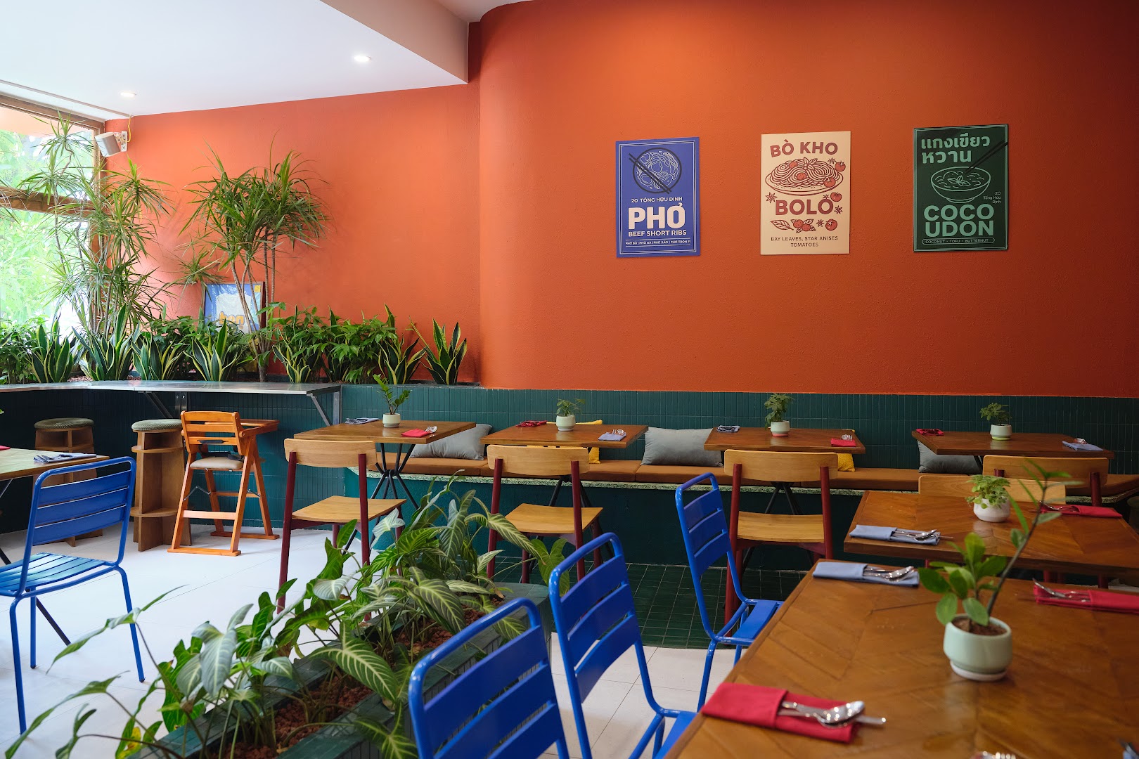 Bon Asian Soul Kitchen: inviting and clean restaurant interior