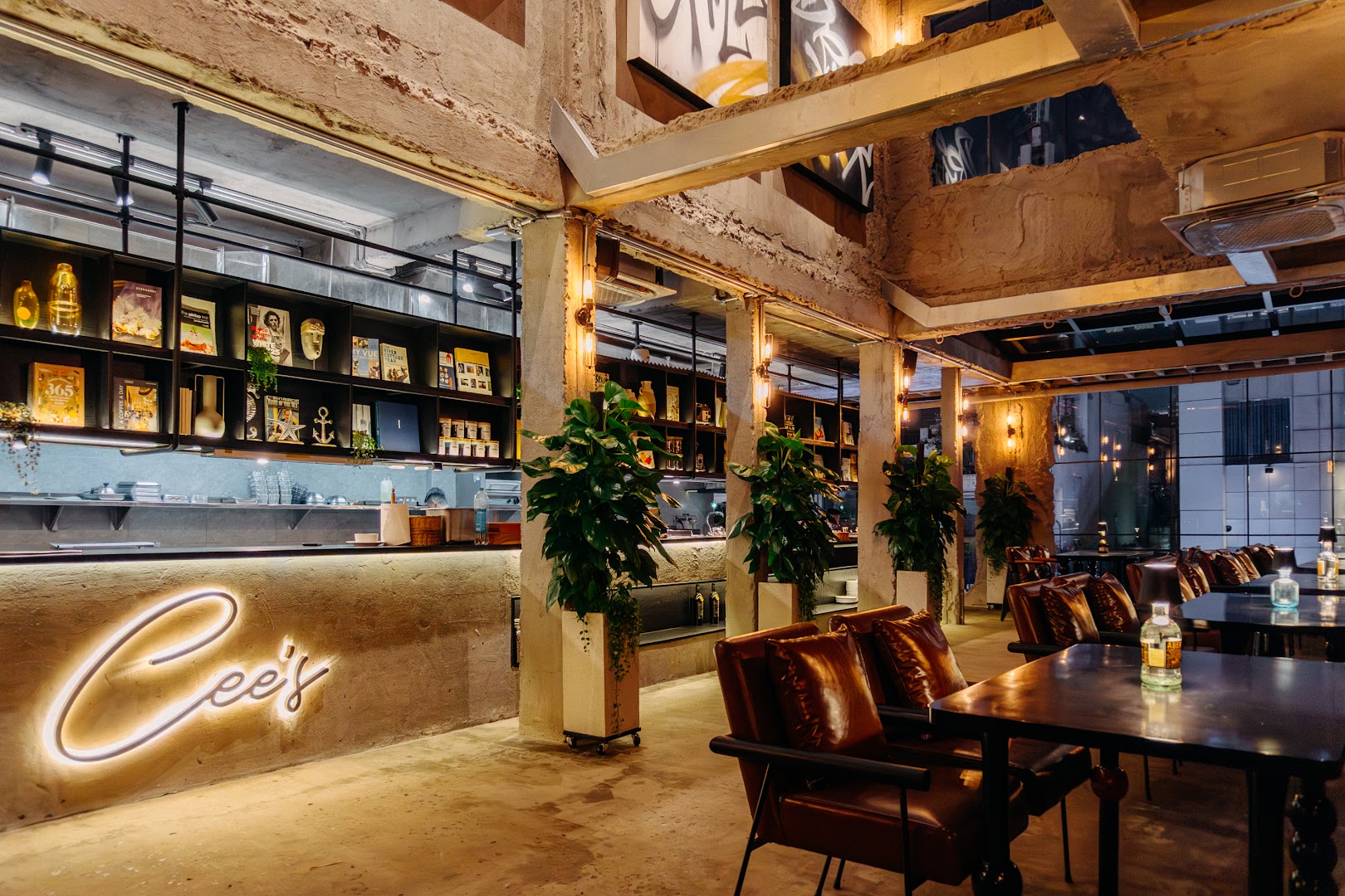 Cee's Eatery: professional interior shot of restaurant