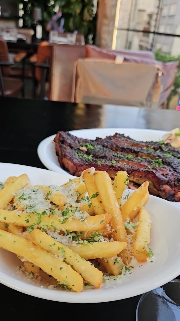 Cee's Eatery: appetizing food photography