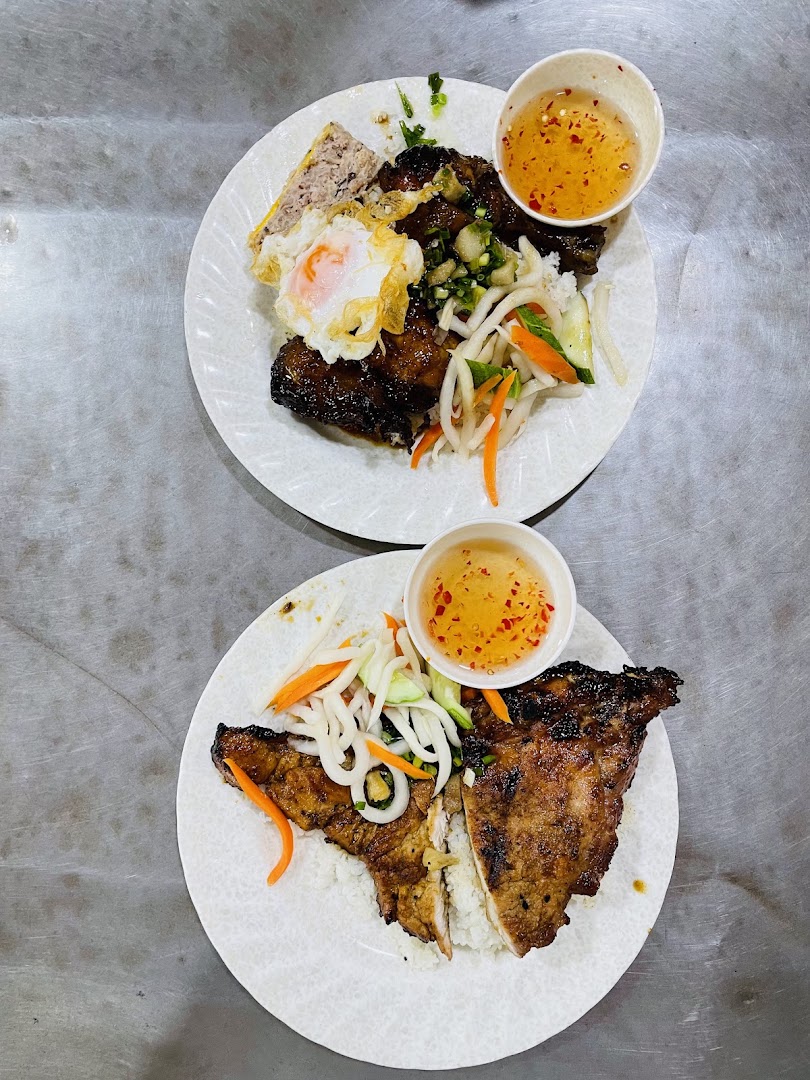 Cơm Tấm Ba Ghiền: appetizing photo of restaurant food