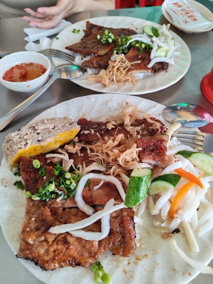 Cơm Tấm Ba Ghiền: appetizing photo of restaurant food