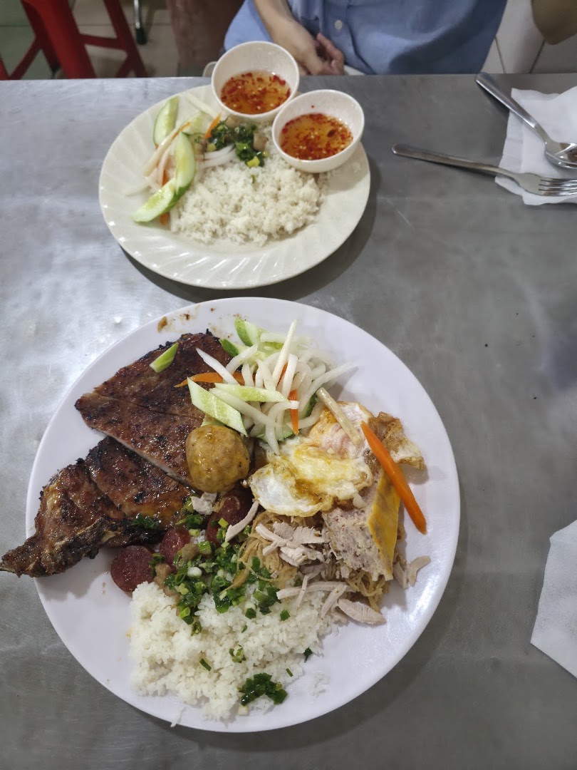 Cơm Tấm Ba Ghiền: appetizing photo of restaurant food