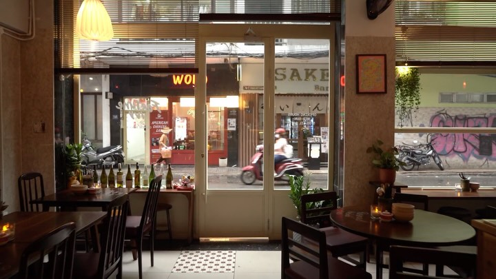 Fortune Ivy: clear view of restaurant interior