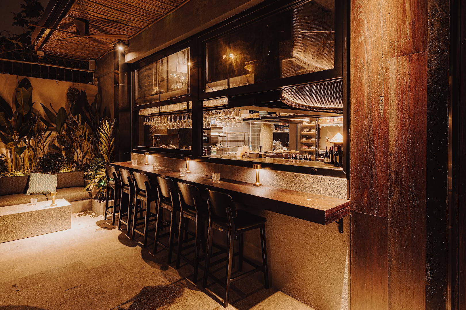 Livannah: high quality, inviting restaurant atmosphere