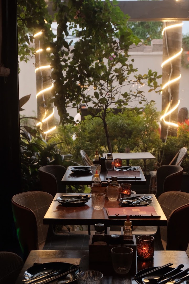 Livannah: inviting and atmospheric restaurant interior