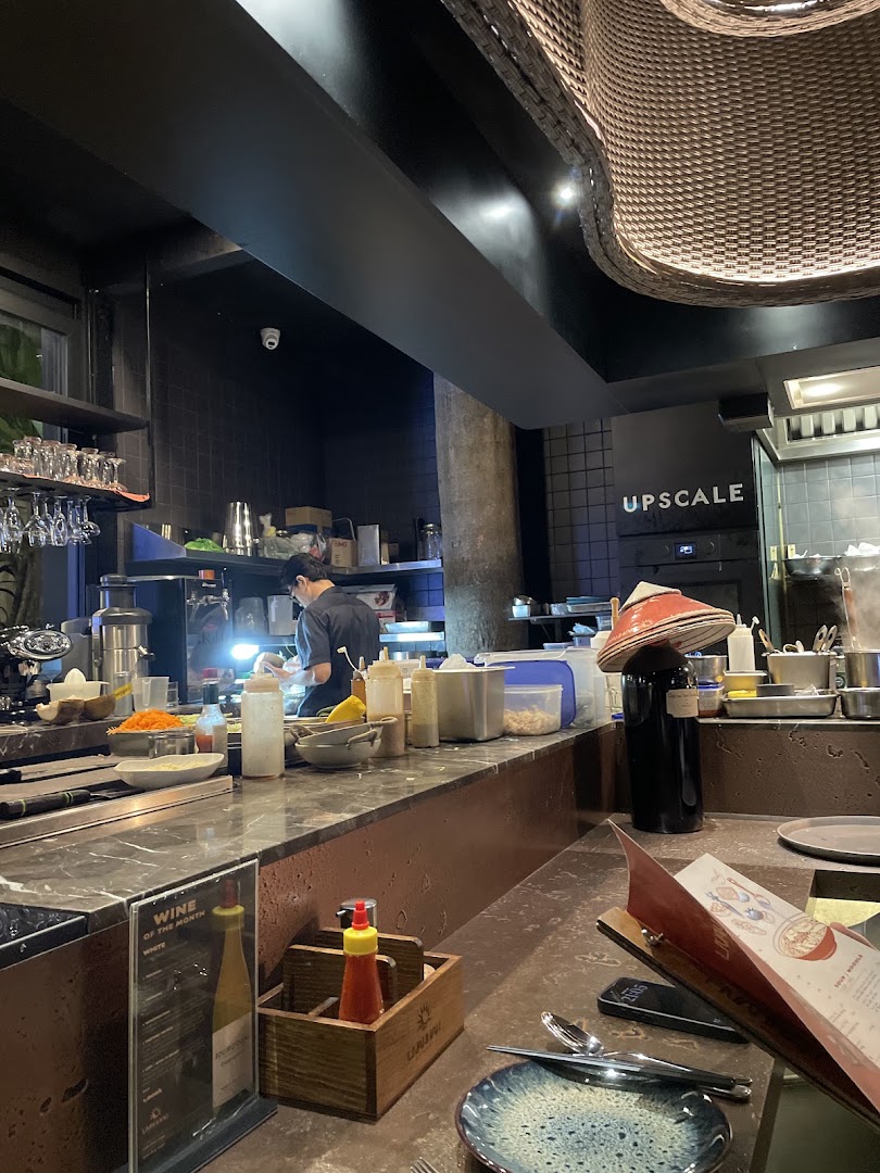 Livannah: restaurant interior and atmosphere