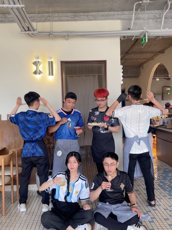 Moa Moa Pasta Club: staff and restaurant atmosphere