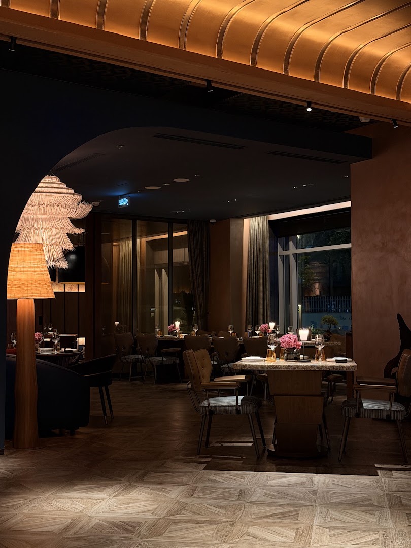 Nikura: high quality interior atmosphere shot