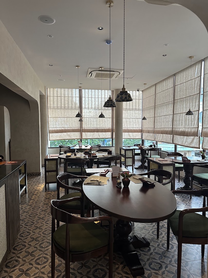NÔM: clear, inviting restaurant interior shot