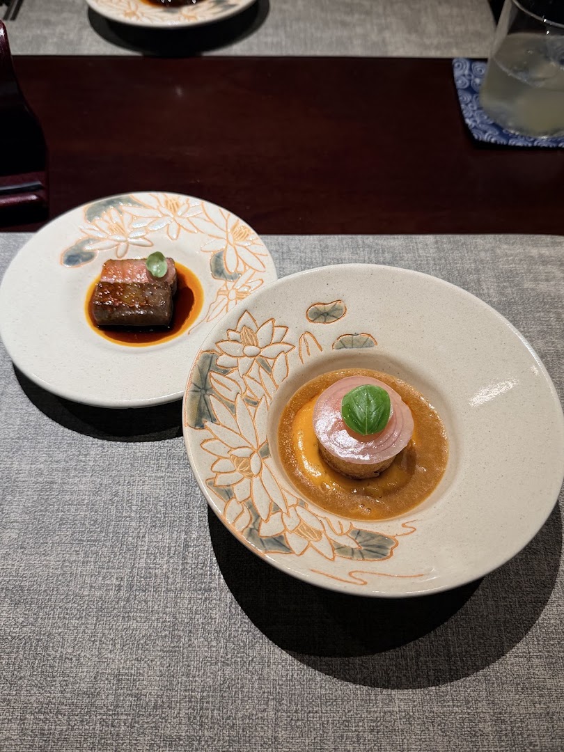 NÔM: high quality food presentation